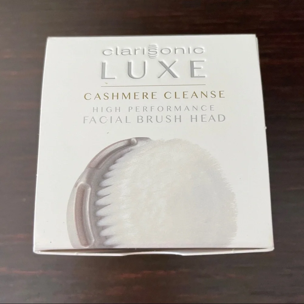 New Clarisonic Luxe Cashmere Cleanse Brush Head